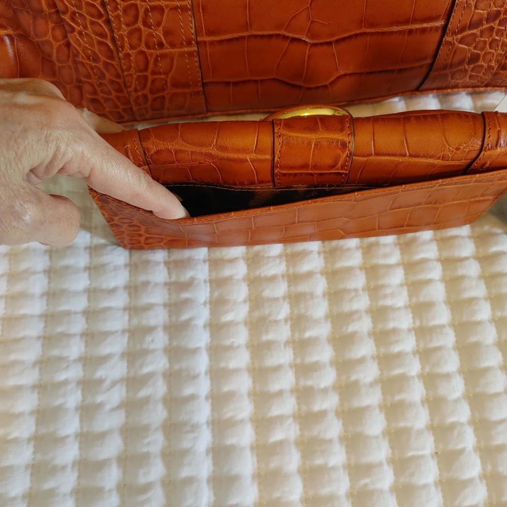 Vintage Bruce Makowsky satchel - Picture 8 of 8